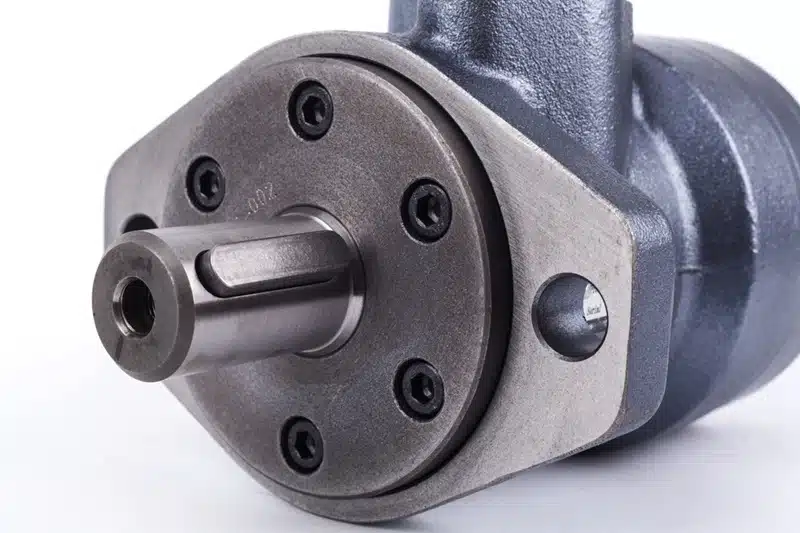 Comment choisir ses équipements hydrauliques focus sur les pompes, moteurs et systèmes de récupération d'eau