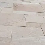 Carrelage en travertin : un classique éprouvé et mondial