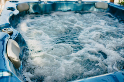 Couverture de spa : pourquoi c'est l'accessoire qu'on regrette de ne pas avoir acheté plus tôt