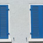 Optez pour des volets : une solution pratique et esthétique !